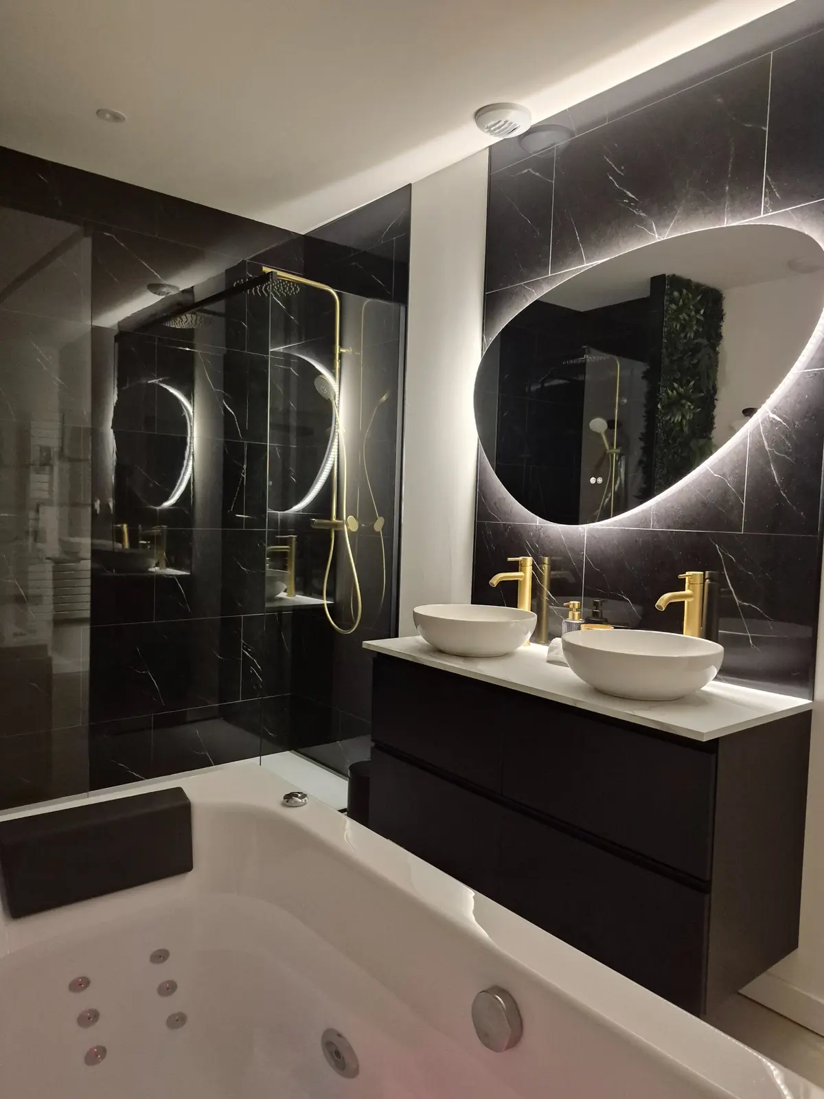 Salle de bains de la Love Room